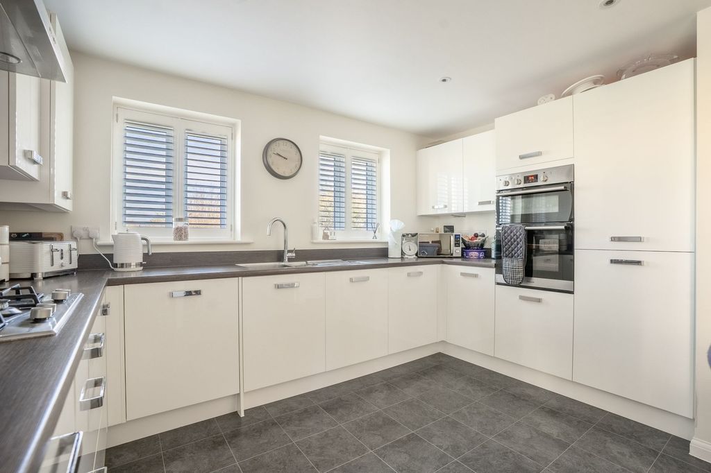 Property photo 2 of 22