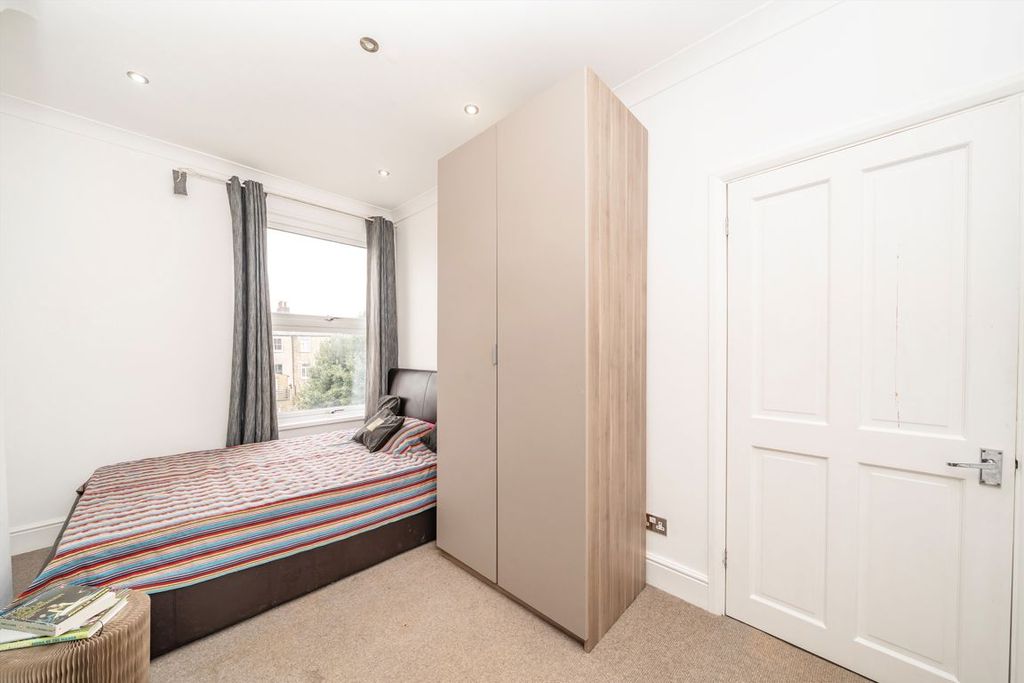 Property photo 3 of 6