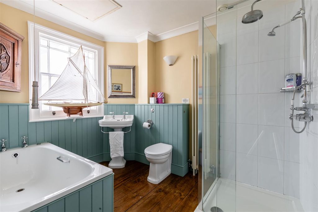 Additional image 10 of 5 bed detached house to rentLansdowne Square, Hove BN3