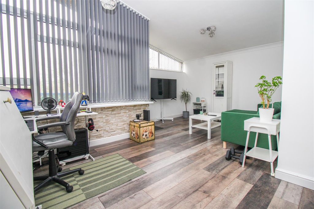 Property photo 2 of 11 Img_9190.Jpg