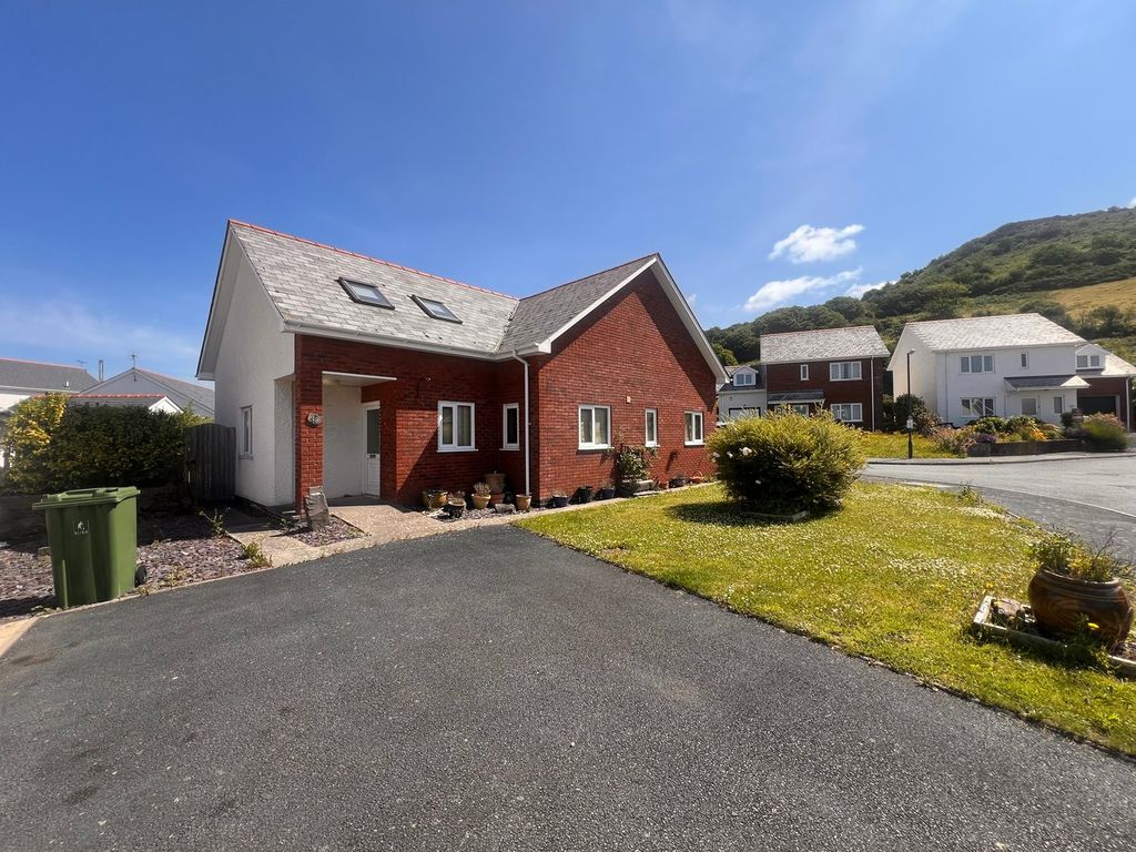 Property photo 2 of 38