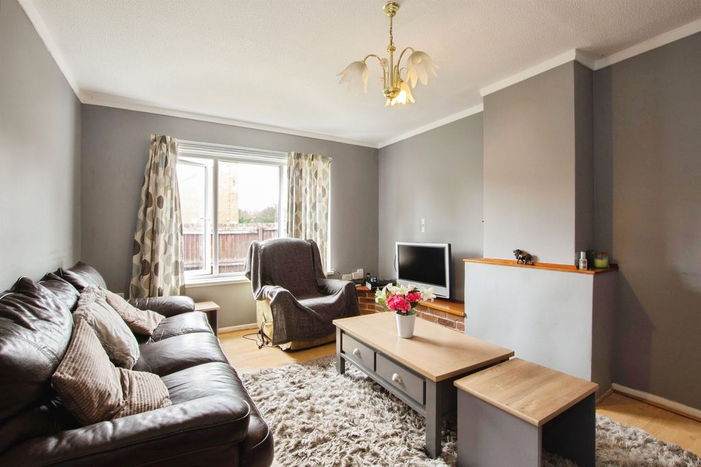Property photo 2 of 18