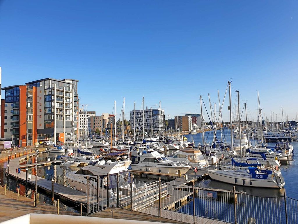 Property photo 2 of 19