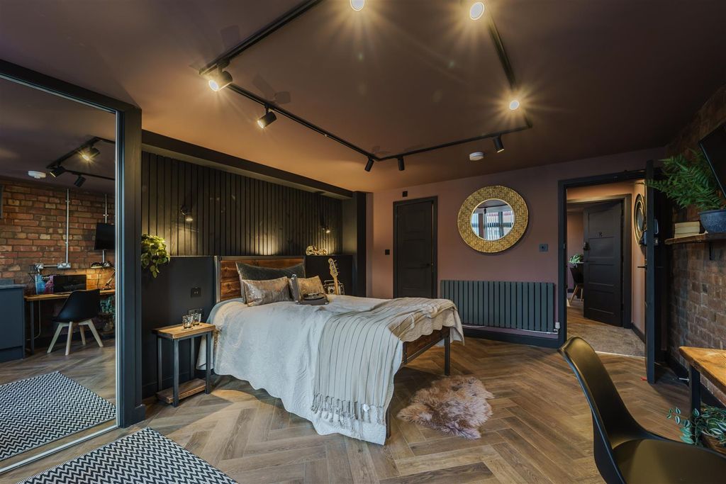 Property photo 3 of 10 030-Dsc05026-Hdr.Jpg