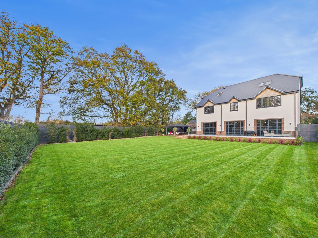 Property photo 3 of 21 Gallery