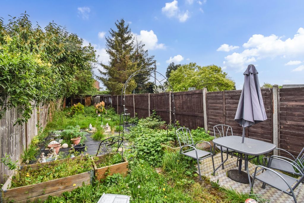 Additional image 10 of 2 bed terraced house for saleStanhope Road, Near Burnham, Berkshire SL1