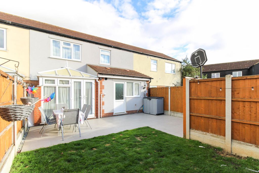 Property photo 1 of 19 Rear Garden