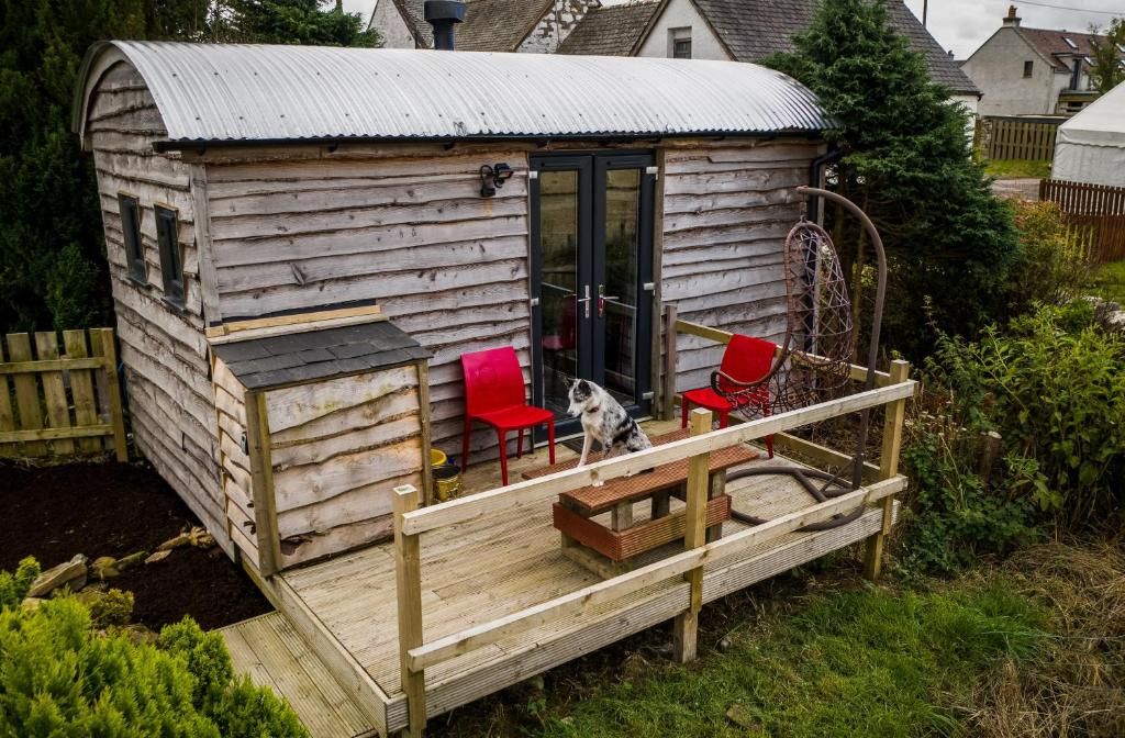 Property photo 3 of 22 Shepherd's Hut