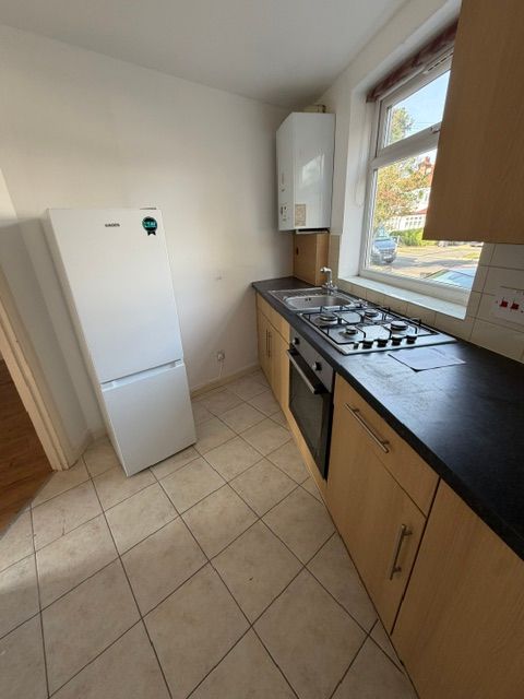 Property photo 2 of 6 Kitchen
