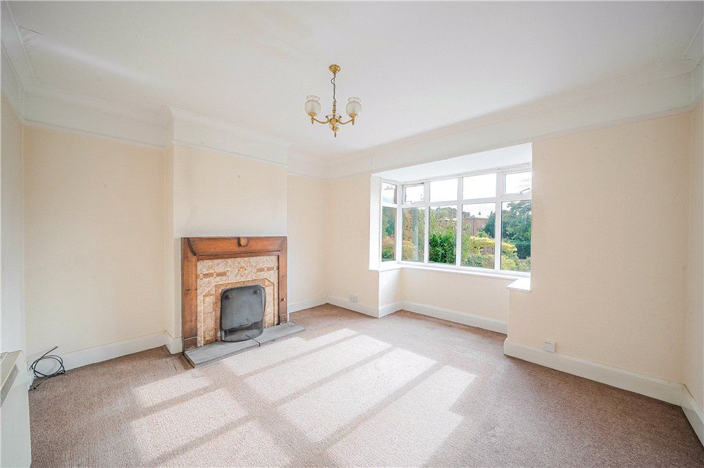 Property photo 3 of 11 Sitting Room