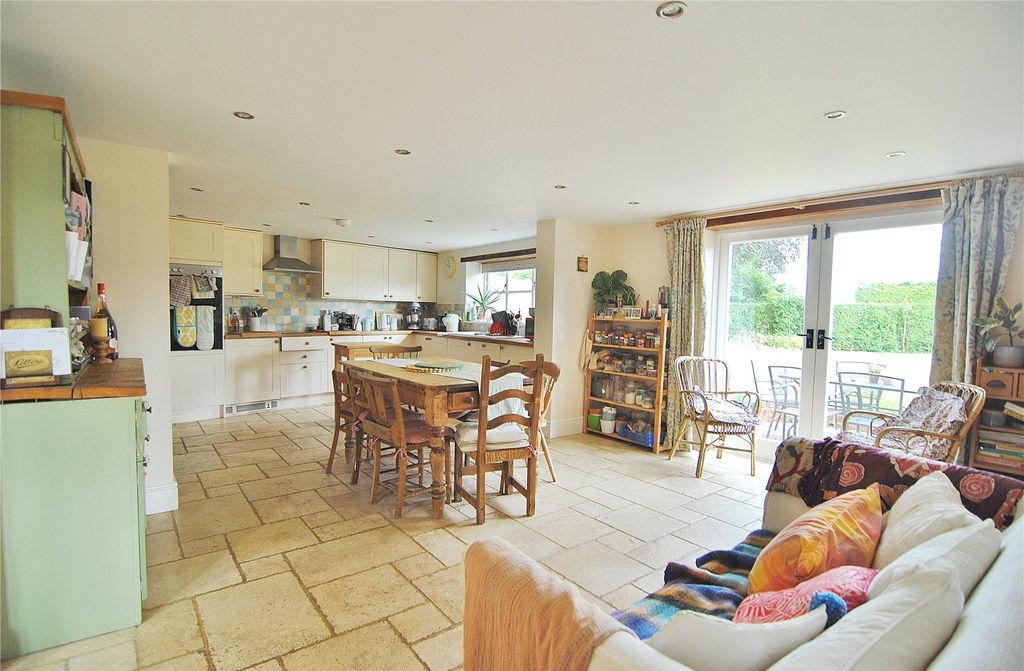 Property photo 2 of 13 Picture No. 03