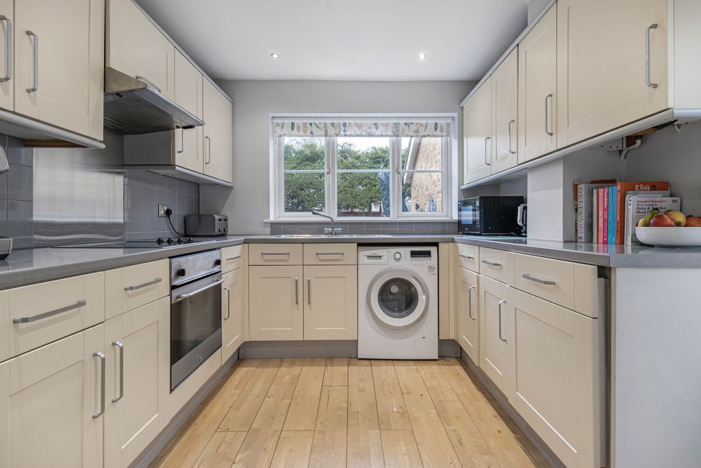 Property photo 3 of 21 975428