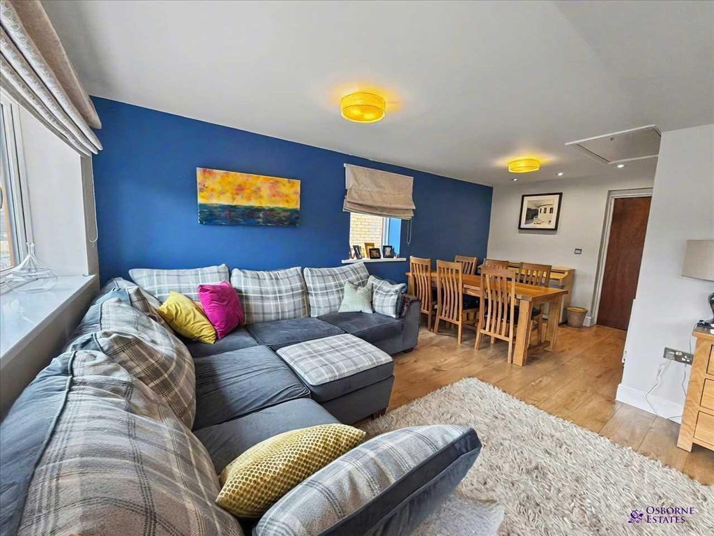 Additional image 7 of 4 bed detached house for salePleasant Heights, Porth CF39