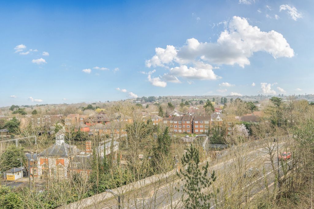 Property photo 3 of 15 1420244-15-69A6Ca...