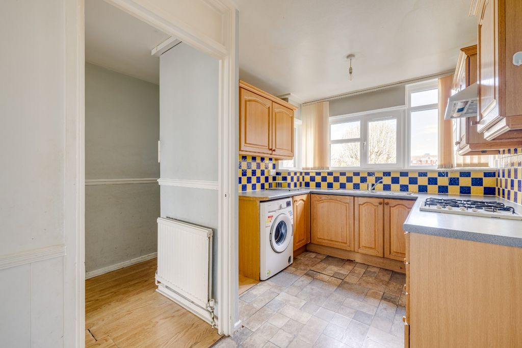 Property photo 3 of 9