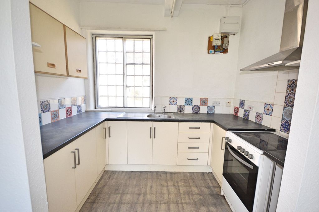 Property photo 2 of 24 Picture No. 05