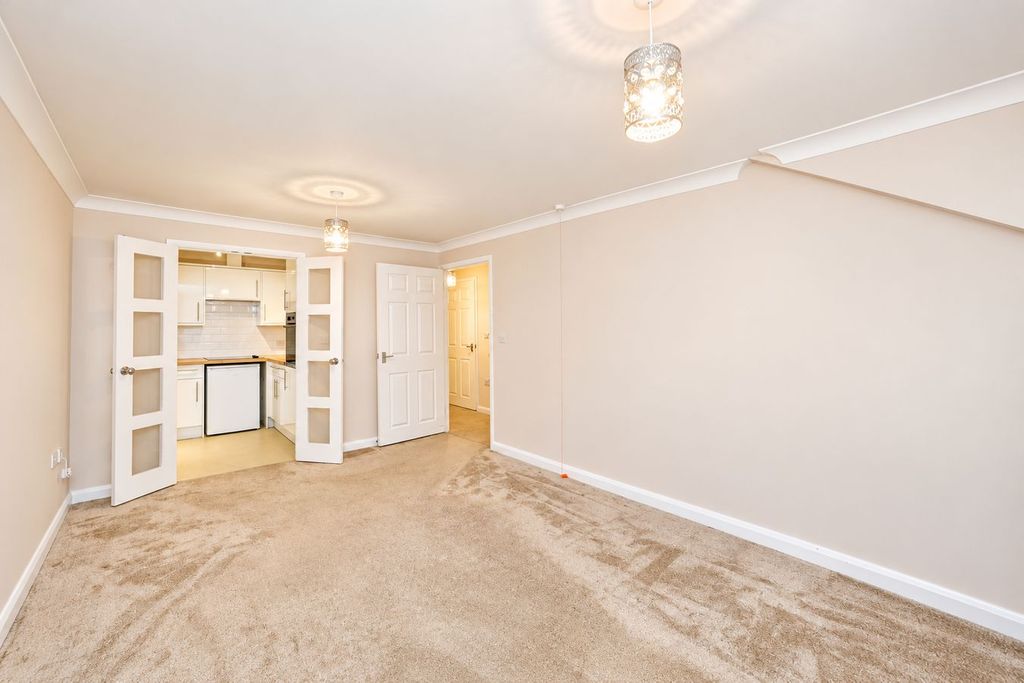 Property photo 3 of 11