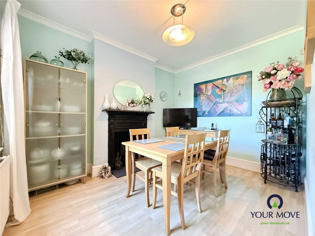 Property photo 3 of 16 Dining Room