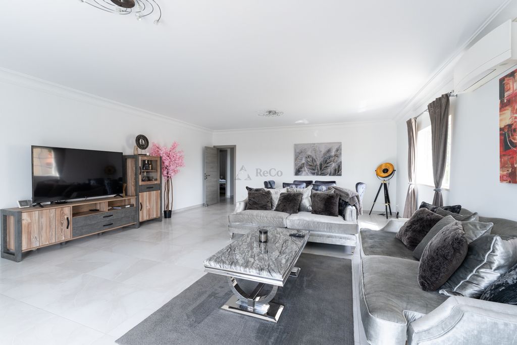 Property photo 3 of 30