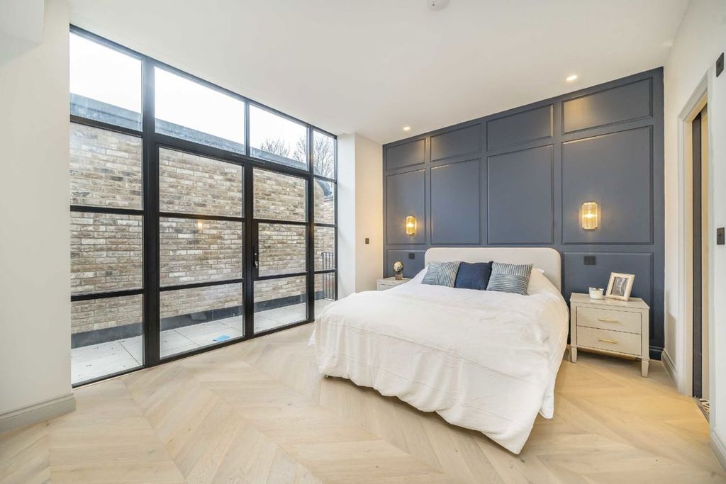 Property photo 3 of 4