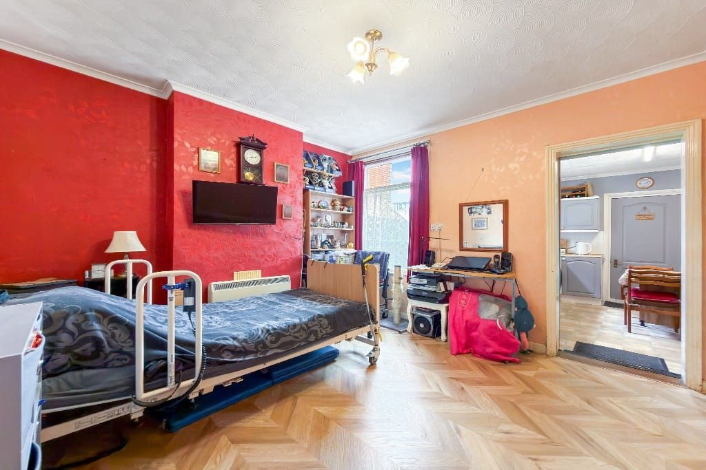 Property photo 3 of 13
