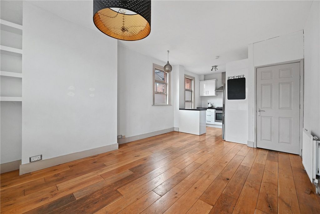 Property photo 3 of 11 Picture No. 14