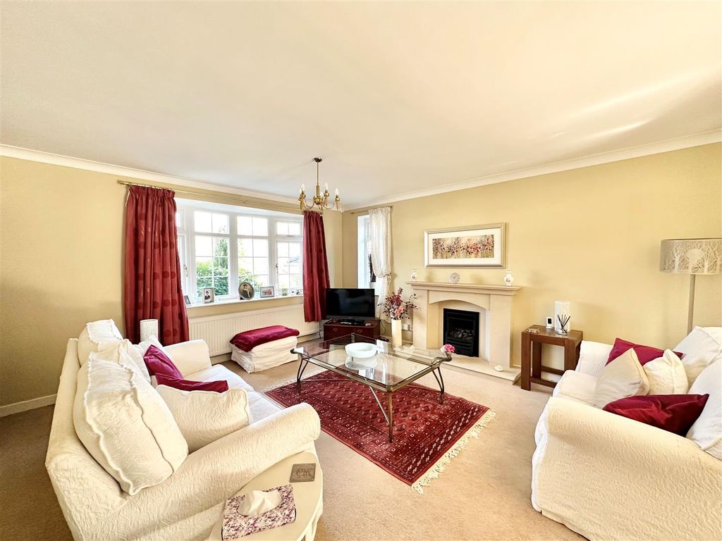 Property photo 2 of 14
