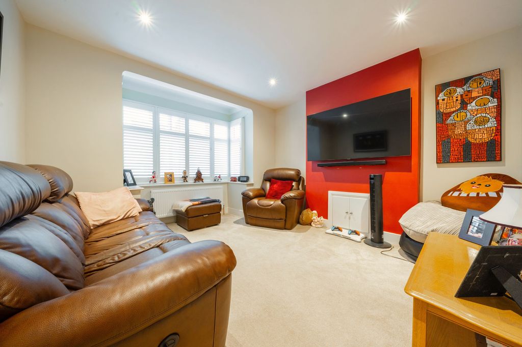 Property photo 3 of 14