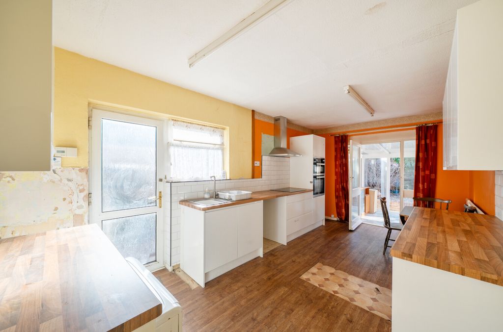 Property photo 2 of 12 14979623