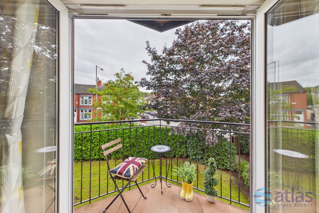 Property photo 3 of 25 Balcony