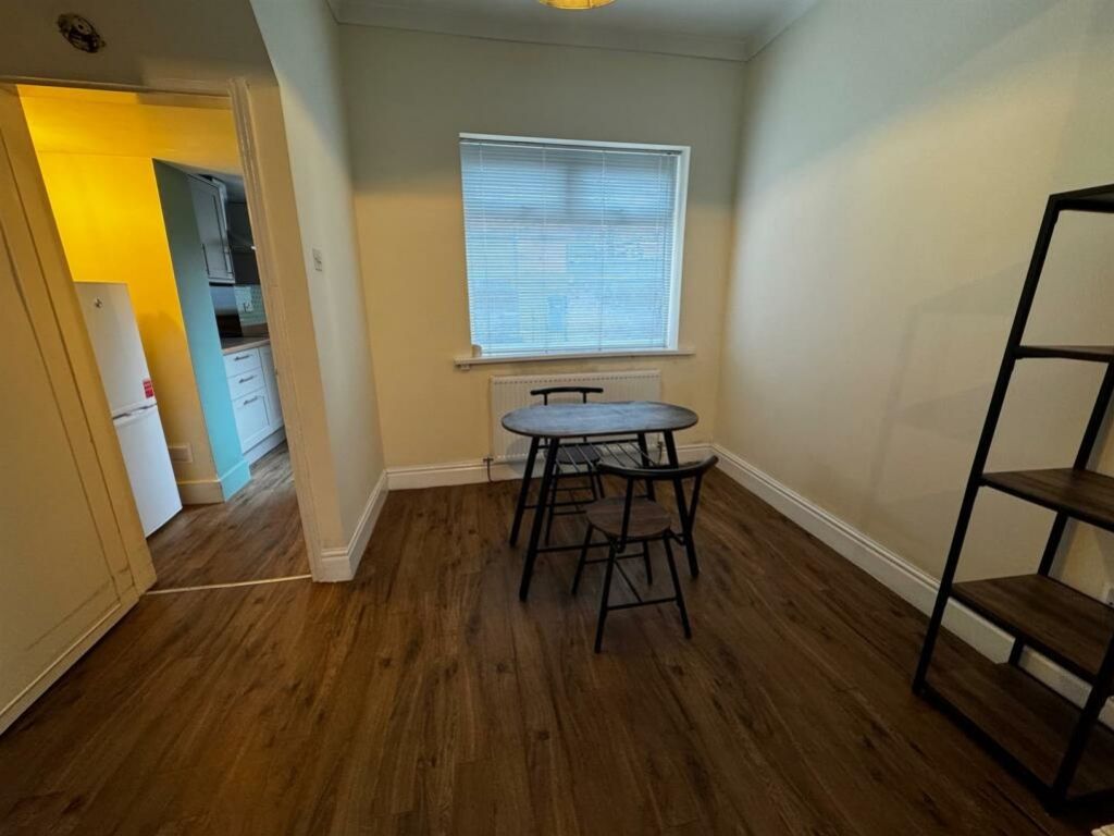 Property photo 3 of 9 136682_33478126_Img_04_0000