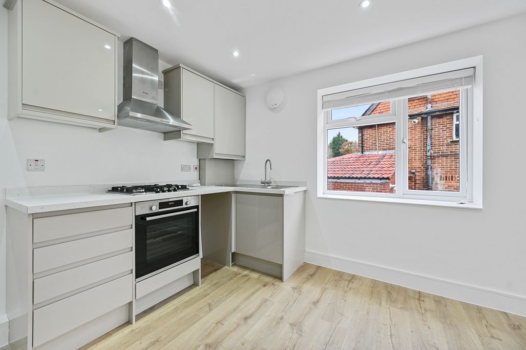 Property photo 3 of 7 4