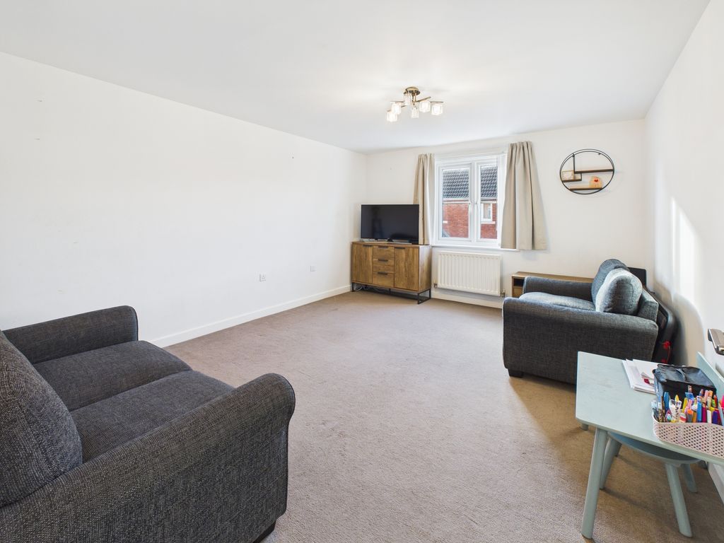 Property photo 2 of 11 Lounge