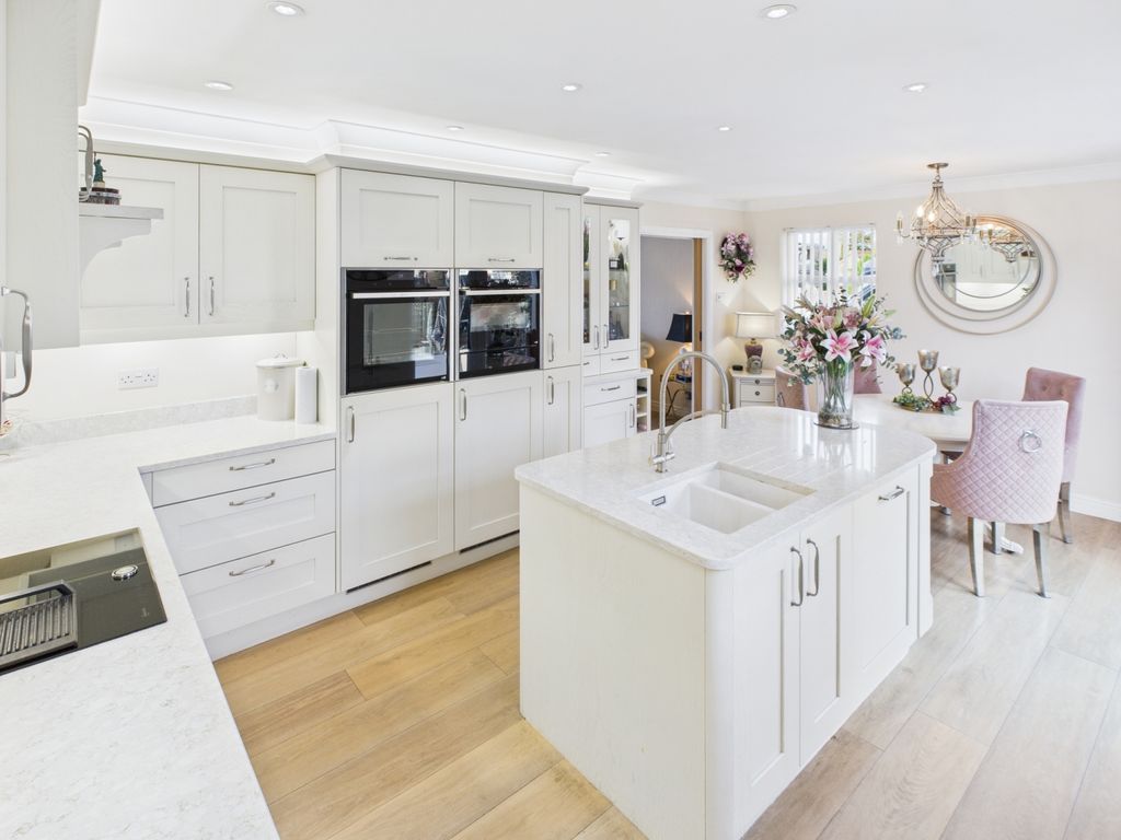 Property photo 2 of 27