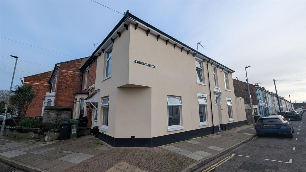 Property photo 1 of 11 Pxl_20251222_135621965.Jpg