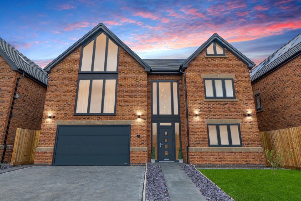 Property photo 1 of 61 4396131