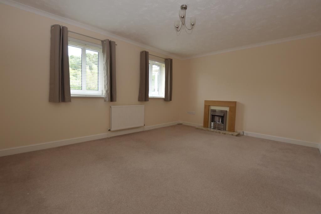 Property photo 3 of 14 Living Room