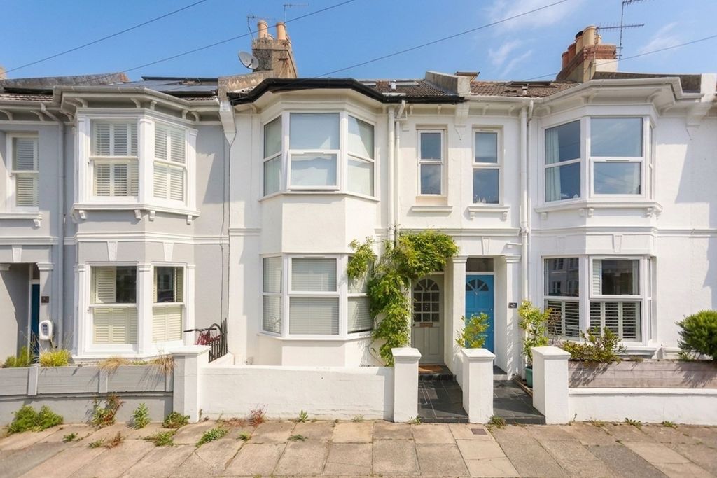 Property photo 1 of 17