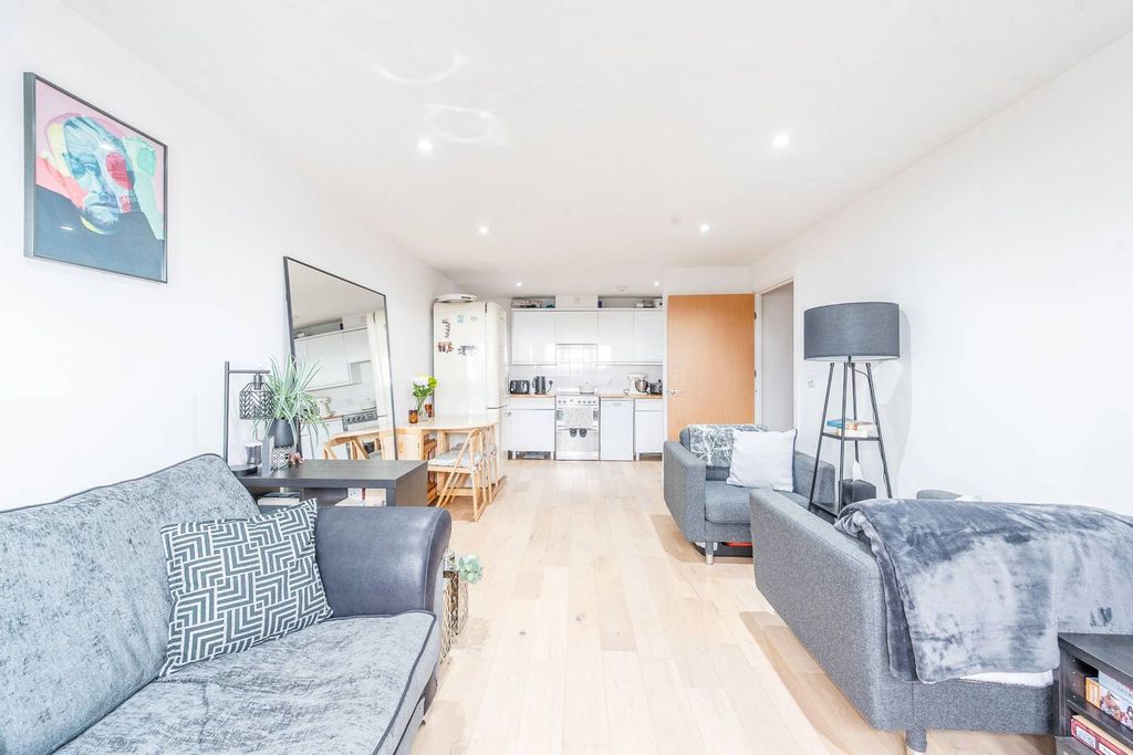 Property photo 2 of 9