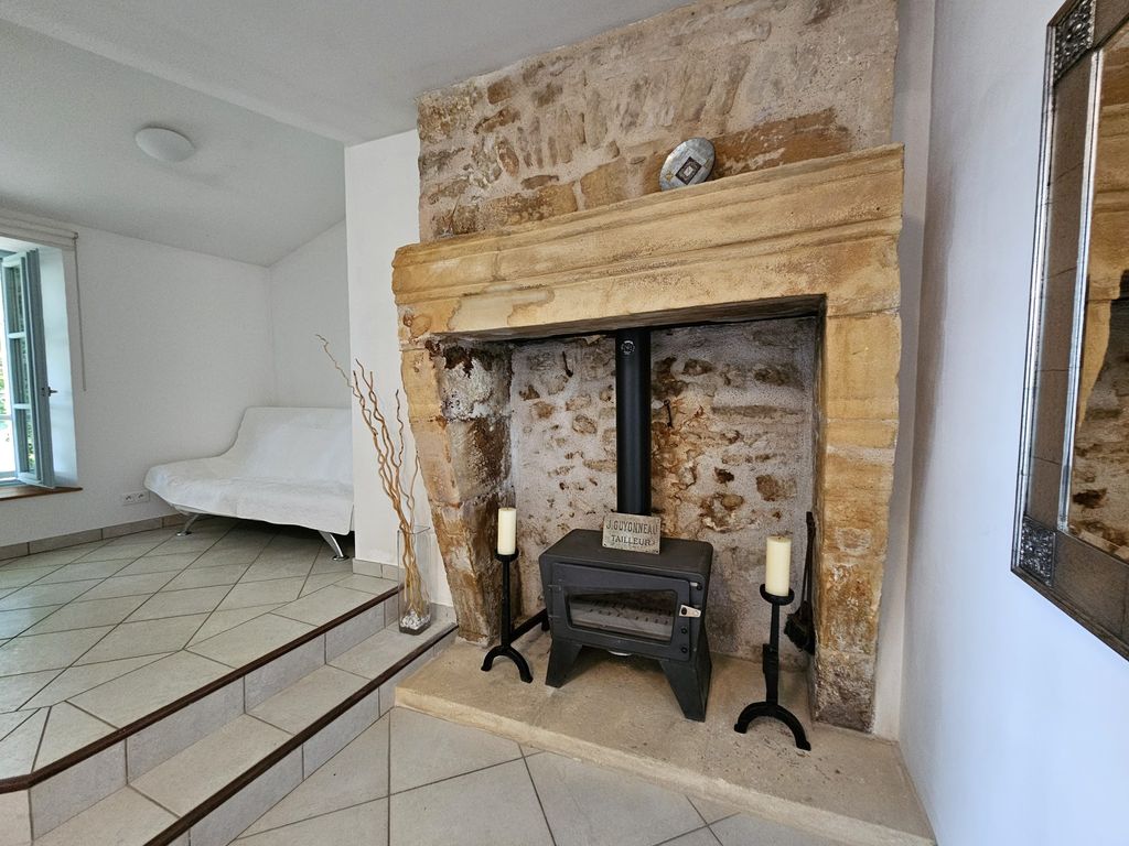 Property photo 3 of 22