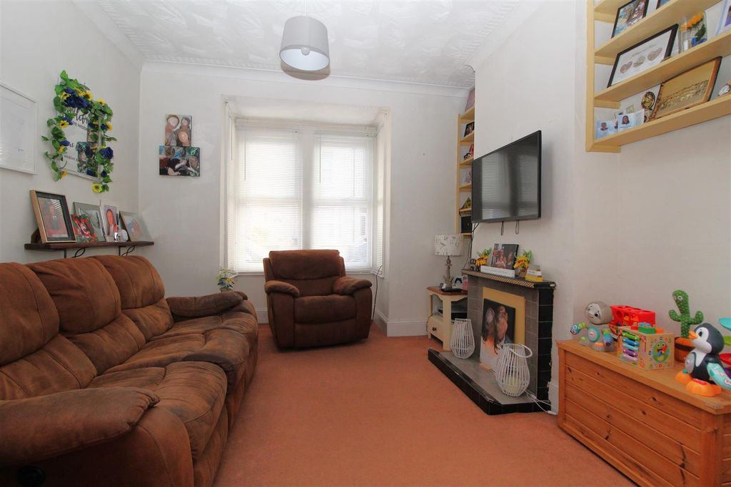 Property photo 2 of 14 Img_8458.Jpg