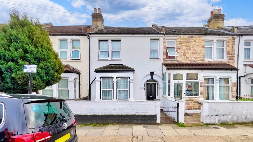 Property photo 1 of 23 Photo 11