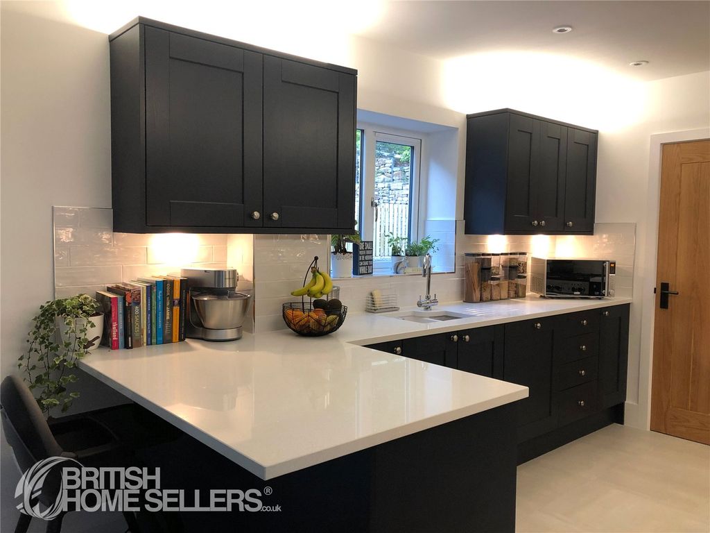 Property photo 2 of 15 Picture No. 28