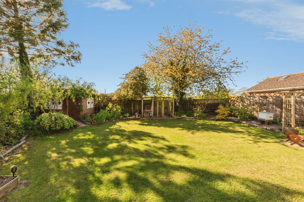 Property photo 2 of 27