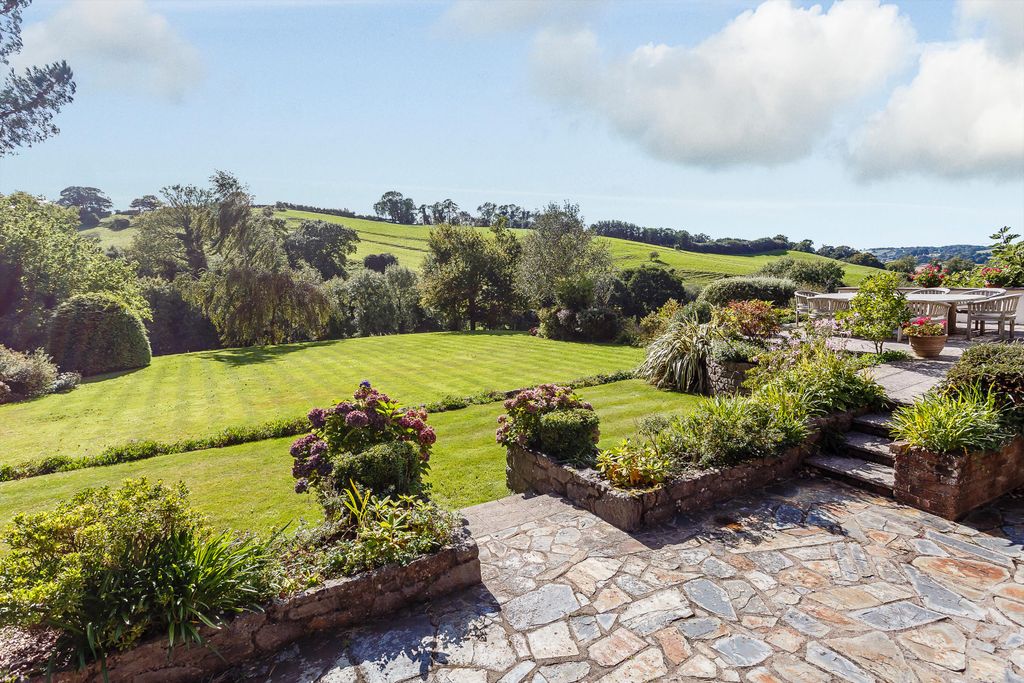 Property photo 3 of 15 Image