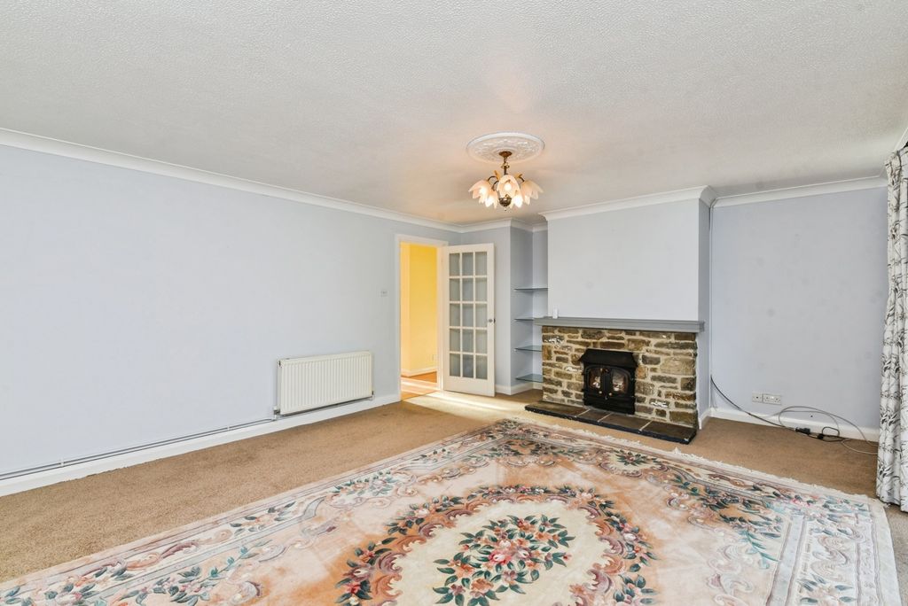 Property photo 3 of 17 Photo