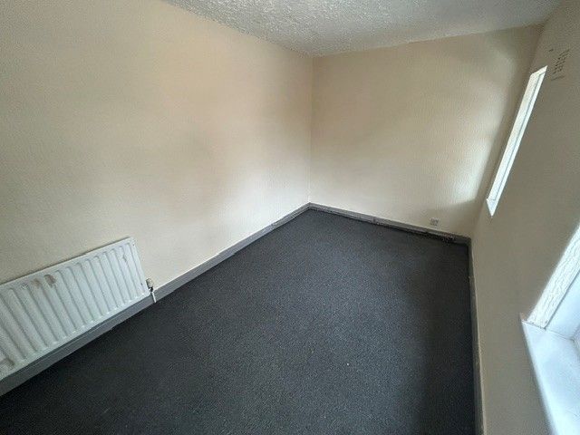 Property photo 3 of 9 Master