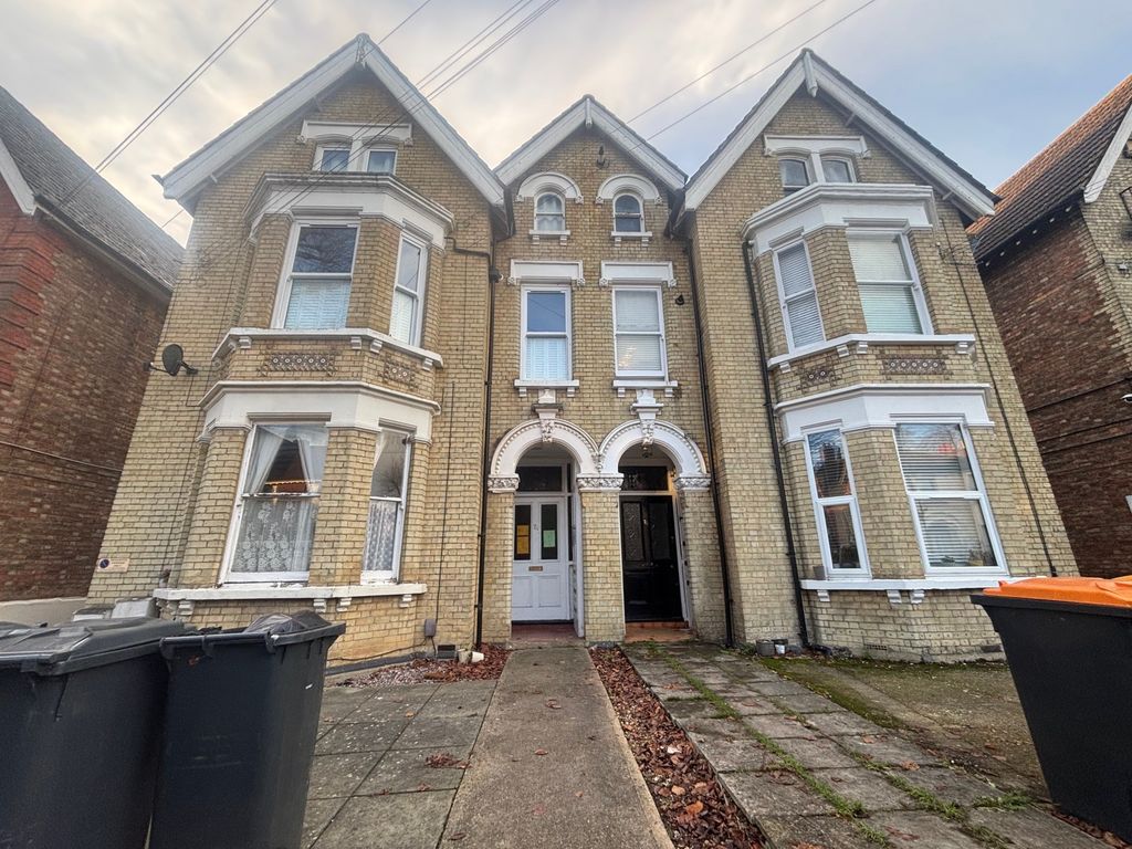 Property photo 1 of 5