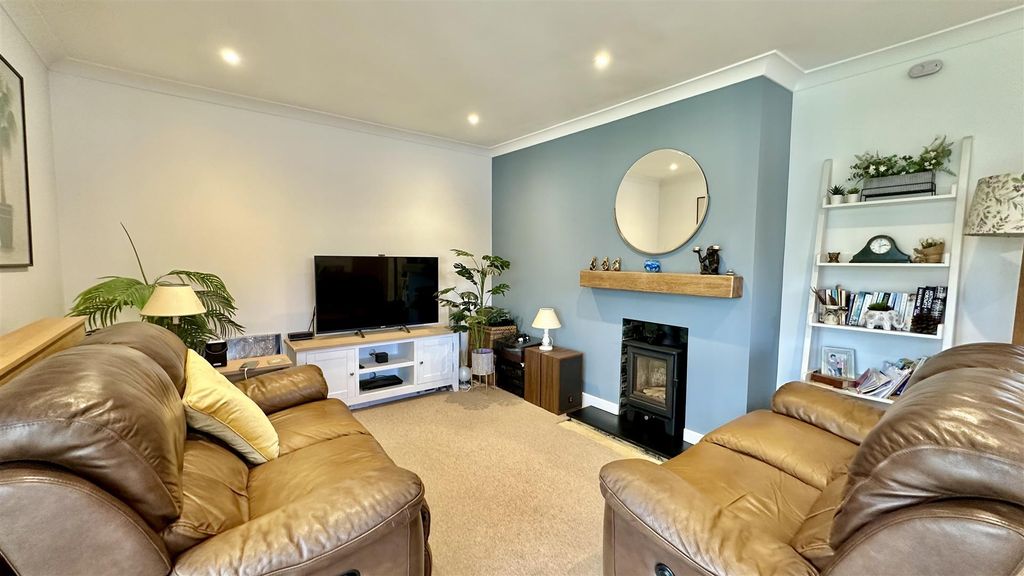 Property photo 2 of 29