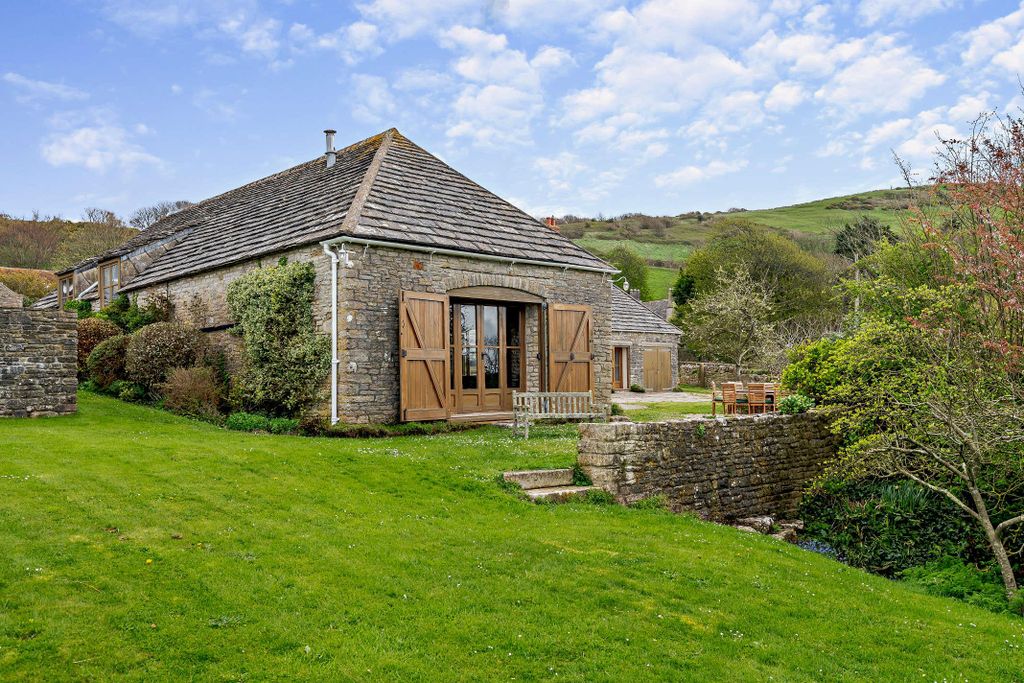 Property photo 1 of 14 Image